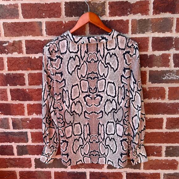 CAbi Serpentine Snakeskin Ruffle Blouse Size Small - Picture 2 of 5